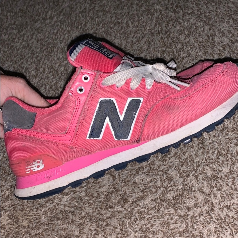 New Balance 574 tennis shoes